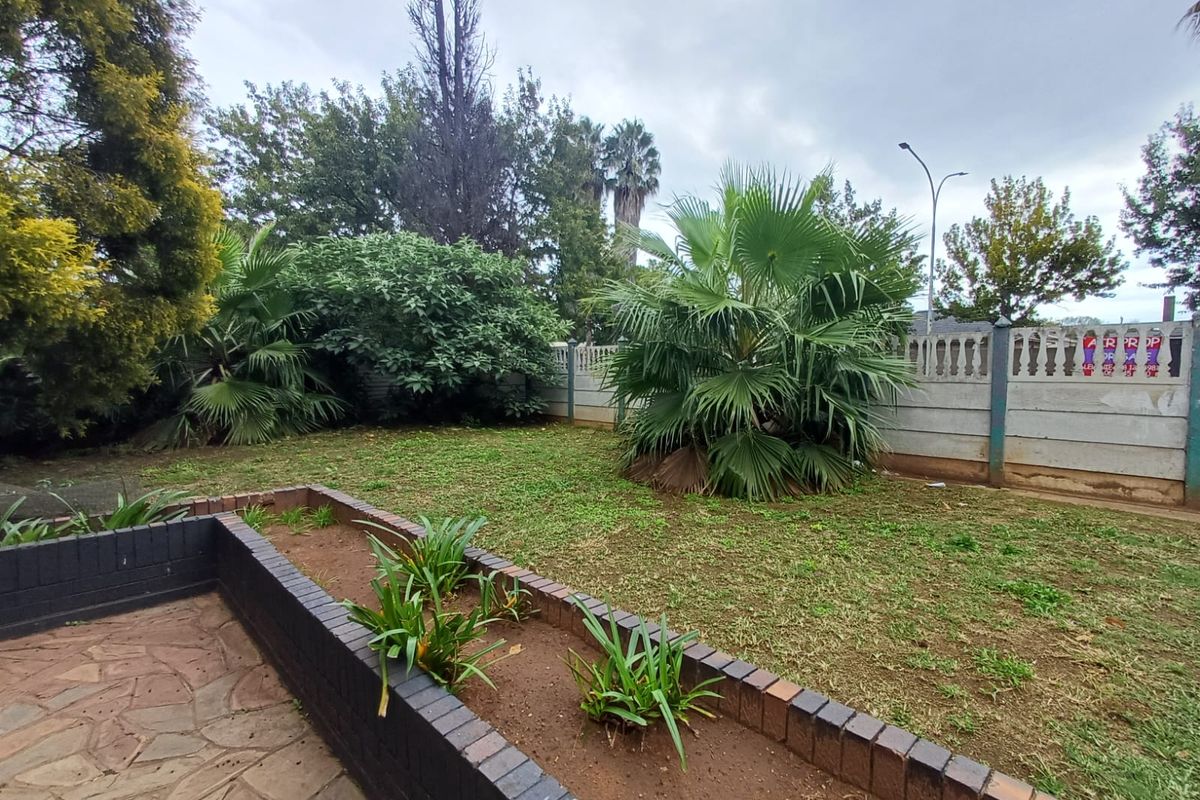 Investment Buy In CE 1 in a Busy Street - Photo 4