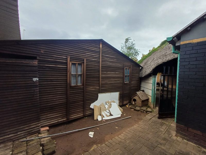 Investment Buy In CE 1 in a Busy Street - Photo 5