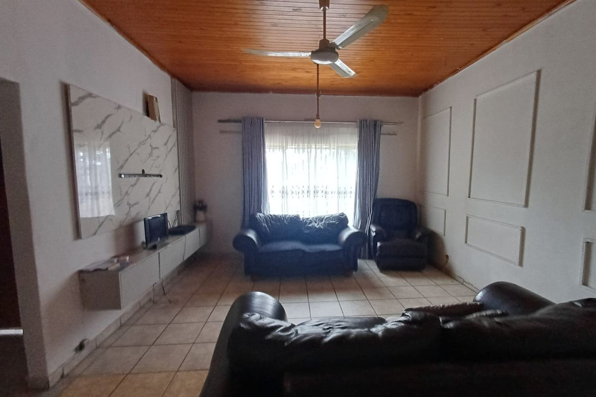 Investment Buy In CE 1 in a Busy Street - Photo 2