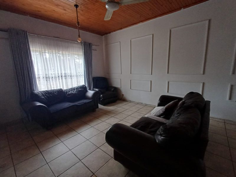 Investment Buy In CE 1 in a Busy Street - Photo 9