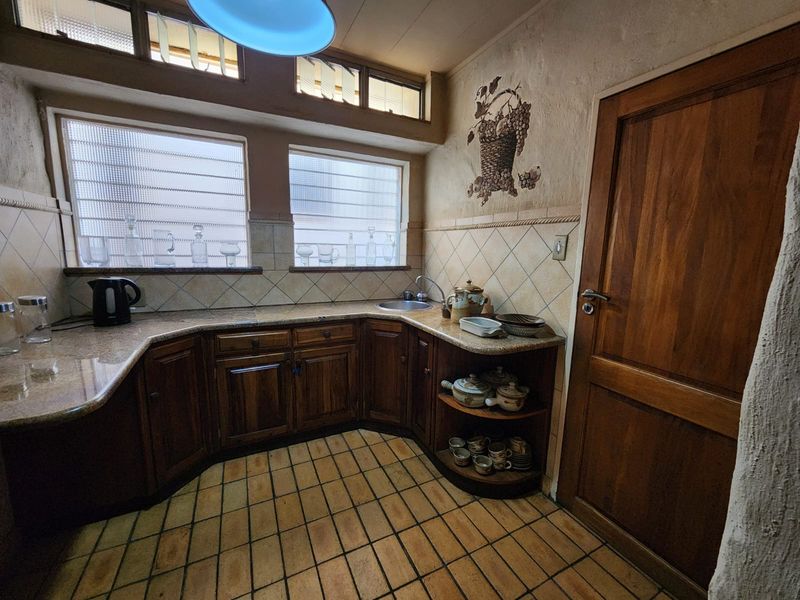 Exceptional full title  3 bedroom family home - Photo 10