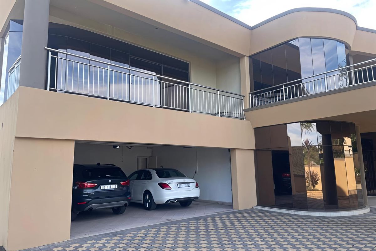 Freehold For Sale In Pinetown - Photo 2