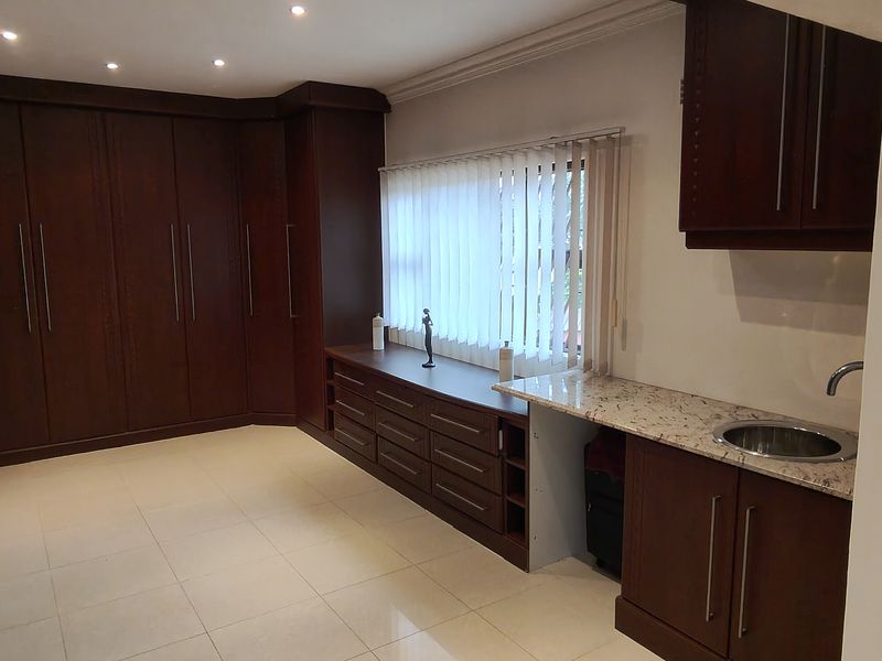 Freehold For Sale In Pinetown - Photo 8