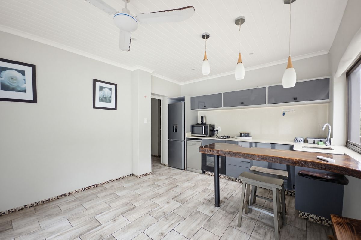 Prime Investment Opportunity that needs TLC - Ideal for Airbnb or Boutique Guesthouse Ballito - Photo 4