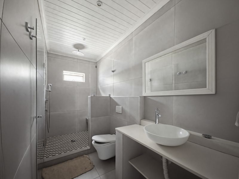 Prime Investment Opportunity that needs TLC - Ideal for Airbnb or Boutique Guesthouse Ballito - Photo 9