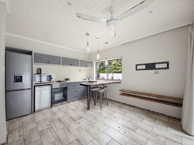 Prime Investment Opportunity that needs TLC - Ideal for Airbnb or Boutique Guesthouse Ballito - Photo 3