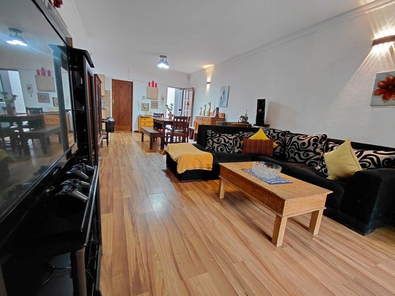 Charming well-maintained 1-bedroom Townhouse - Photo 2