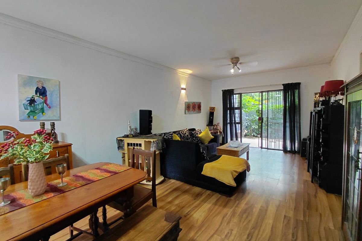 Charming well-maintained 1-bedroom Townhouse - Photo 4