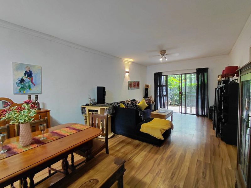 Charming well-maintained 1-bedroom Townhouse - Photo 4