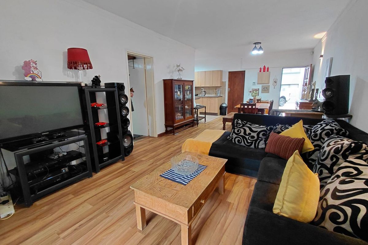 Charming well-maintained 1-bedroom Townhouse - Photo 3
