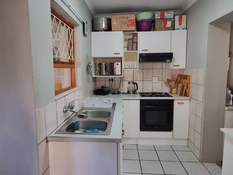 Spacious 3-Bedroom Home with Endless Potential - Photo 3