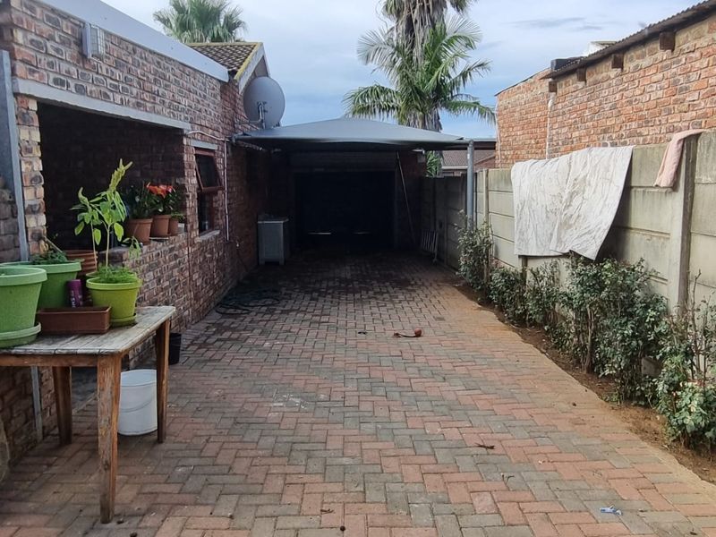 Spacious 3-Bedroom Home with Endless Potential - Photo 9