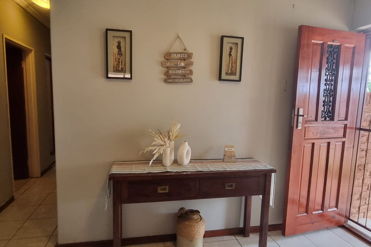 Spacious 3-Bedroom Home with Endless Potential - Photo 5