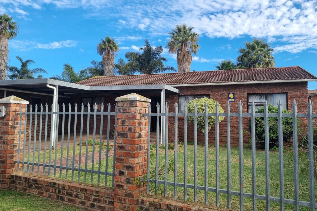 Spacious 3-Bedroom Home with Endless Potential - Photo 2