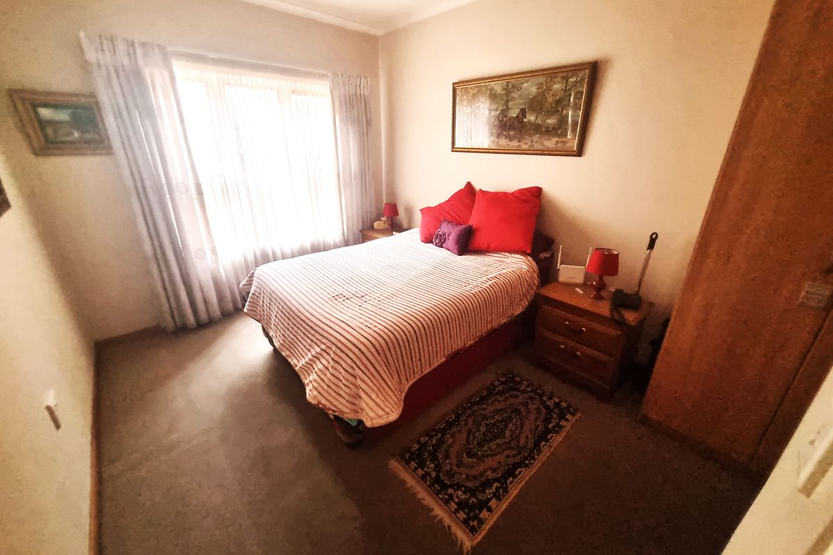 URGENT OPPORTUNITY IN SOUGHT-AFTER DOUGLASDALE RETIREMENT VILLAGE! - Photo 5