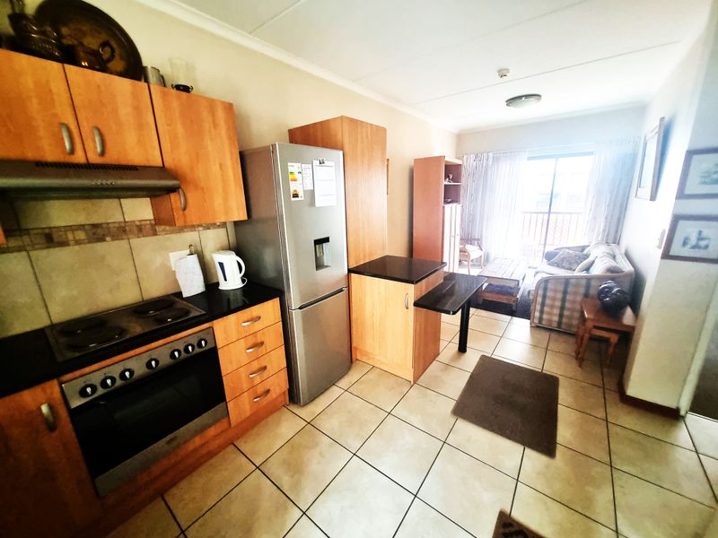 Easy, Secure Living in Douglasdale Retirement Village - Photo 3