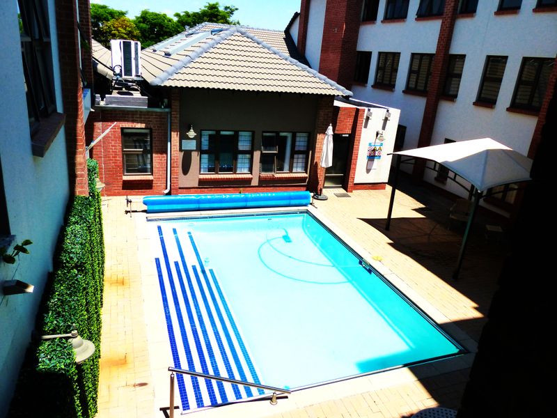 Easy, Secure Living in Douglasdale Retirement Village - Photo 2