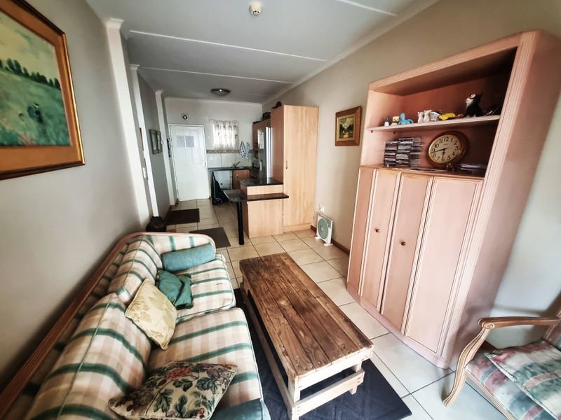 Easy, Secure Living in Douglasdale Retirement Village - Photo 5