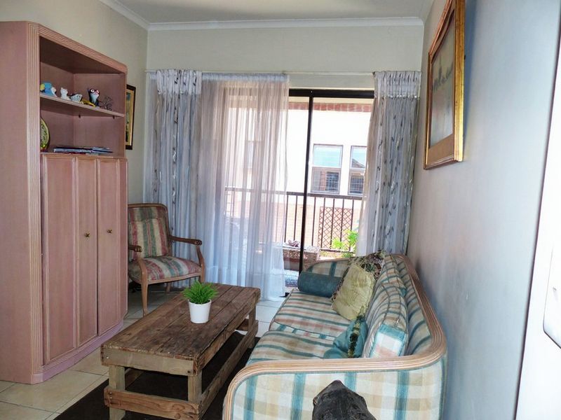 URGENT OPPORTUNITY IN SOUGHT-AFTER DOUGLASDALE RETIREMENT VILLAGE! - Photo 1