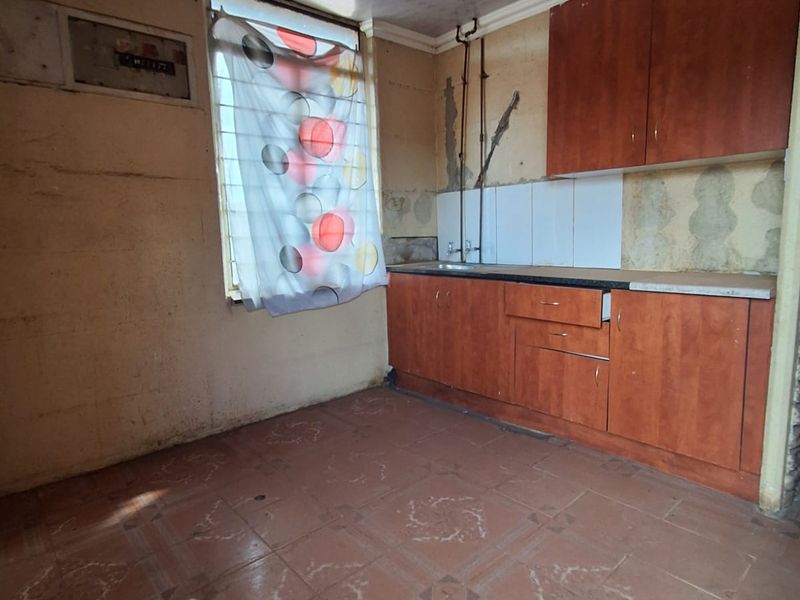 Investor’s Dream with Endless Potential in Sebokeng Zone 3. - Photo 2
