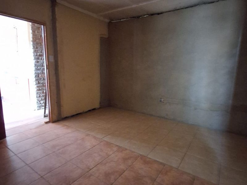Investor’s Dream with Endless Potential in Sebokeng Zone 3. - Photo 6