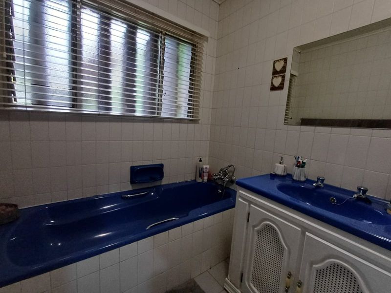 EXCLUSIVE MARKETING In The Prime And Beautiful Area Of SE 3 - Photo 8