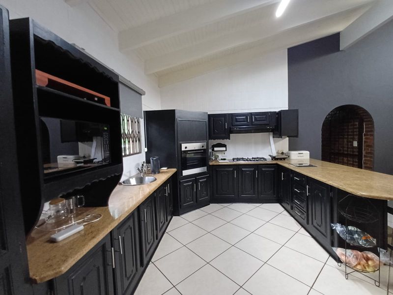 EXCLUSIVE MARKETING In The Prime And Beautiful Area Of SE 3 - Photo 7