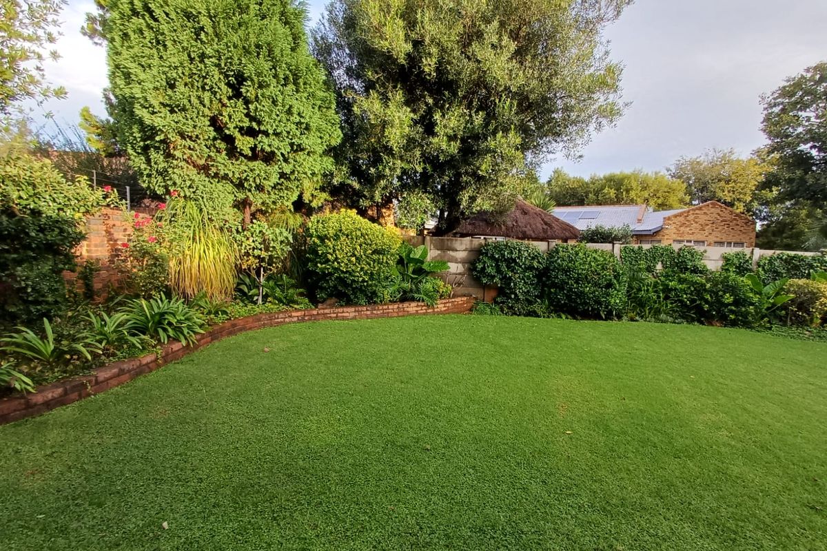 EXCLUSIVE MARKETING In The Prime And Beautiful Area Of SE 3 - Photo 4