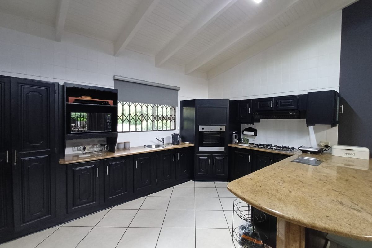 EXCLUSIVE MARKETING In The Prime And Beautiful Area Of SE 3 - Photo 2