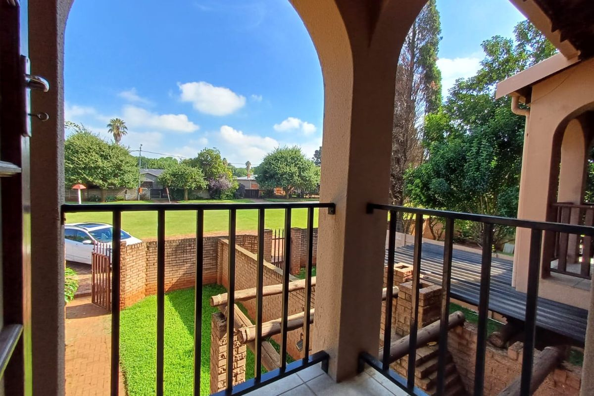 2 Bedroom, 2 Bathroom Duplex to Rent | Kenleaf, Brakpan - Photo 2