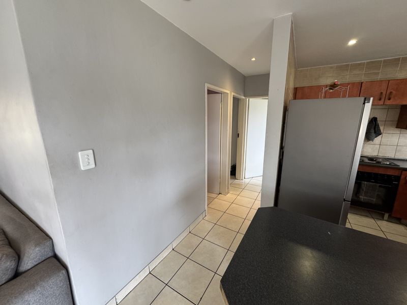 2-Bedroom Apartment for Sale in Reyno Manor - Photo 4