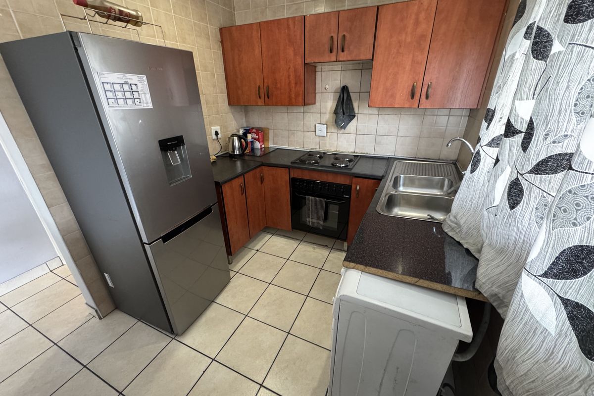 2-Bedroom Apartment for Sale in Reyno Manor - Photo 3