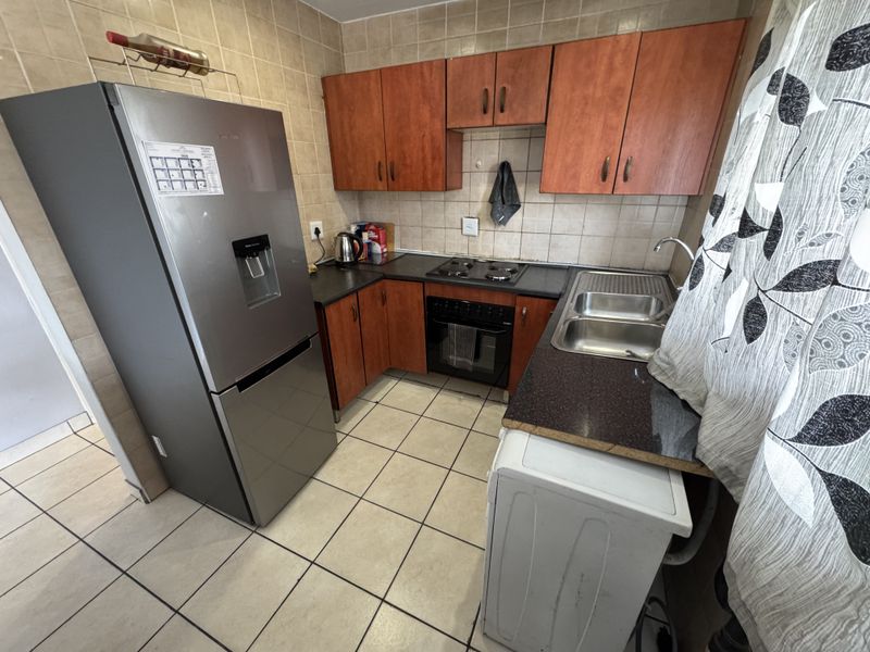 2-Bedroom Apartment for Sale in Reyno Manor - Photo 3