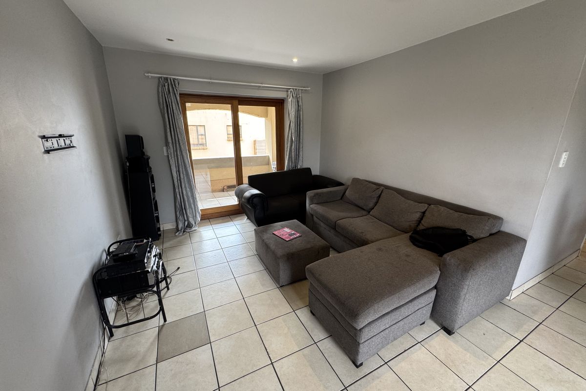 2-Bedroom Apartment for Sale in Reyno Manor - Photo 2