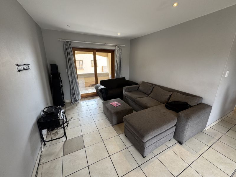 2-Bedroom Apartment for Sale in Reyno Manor - Photo 2