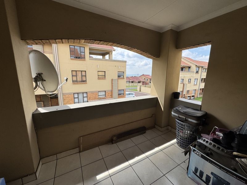 2-Bedroom Apartment for Sale in Reyno Manor - Photo 10