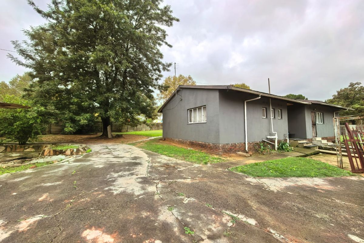 Property for sale in Sasolburg in a perfect spot close to all amenities - Photo 5