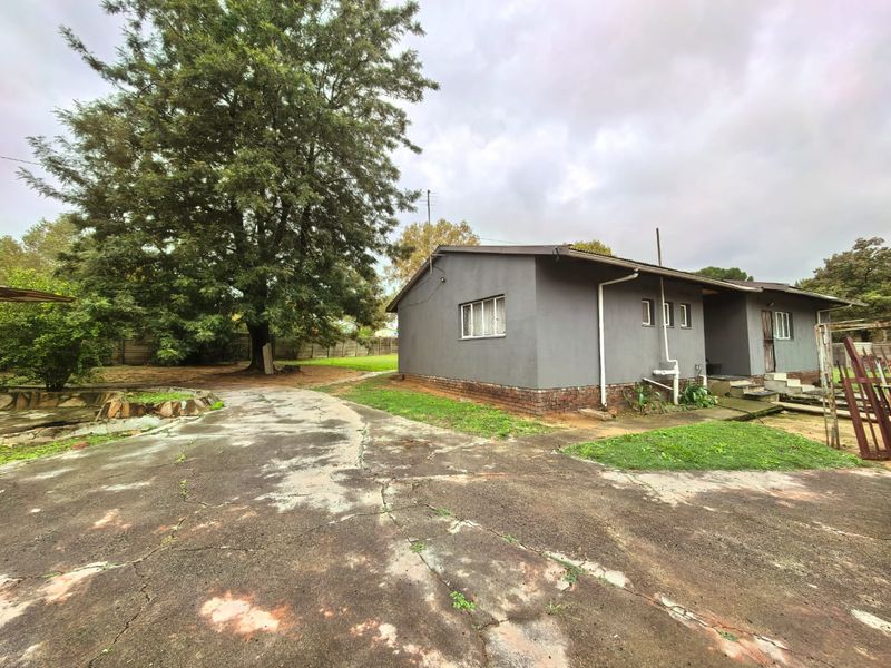 Property for sale in Sasolburg in a perfect spot close to all amenities - Photo 5