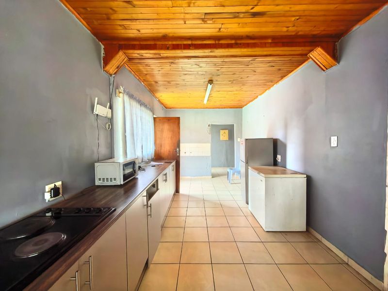 Property for sale in Sasolburg in a perfect spot close to all amenities - Photo 6