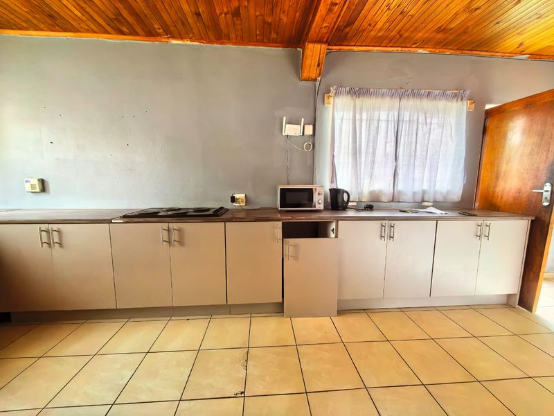 Property for sale in Sasolburg in a perfect spot close to all amenities - Photo 4