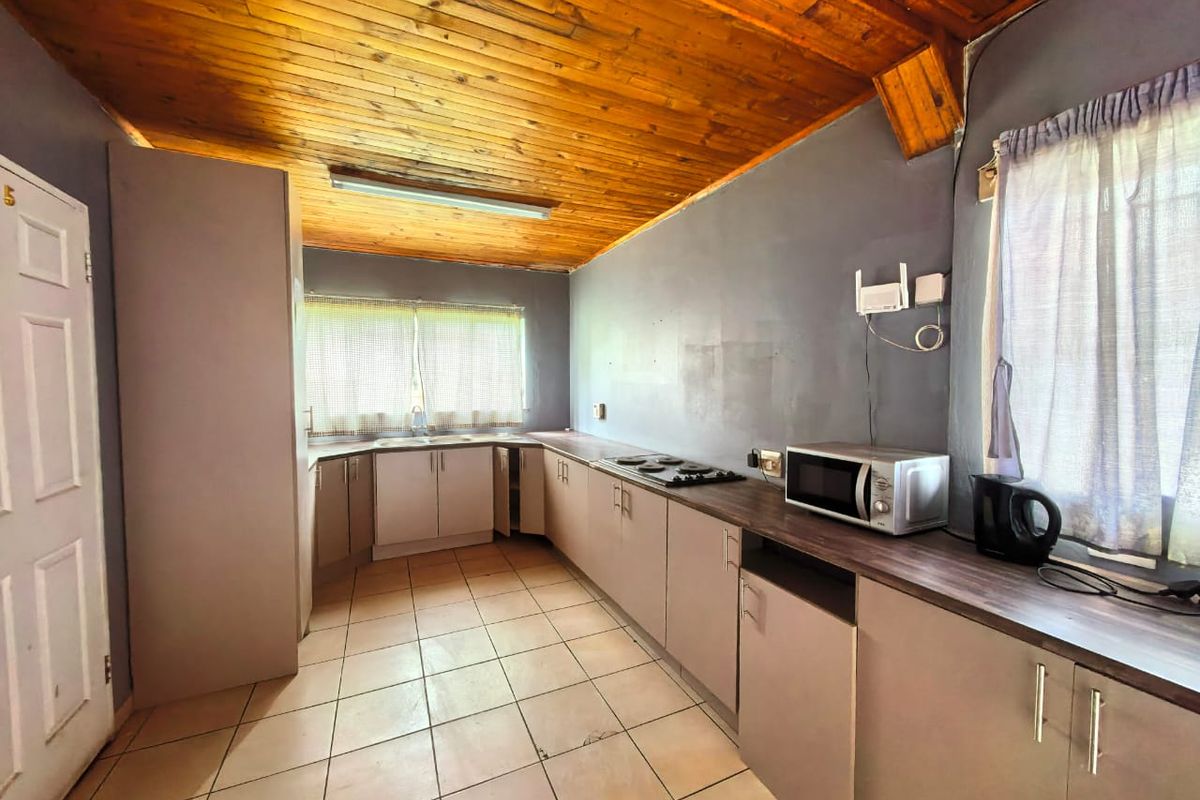 Property for sale in Sasolburg in a perfect spot close to all amenities - Photo 3