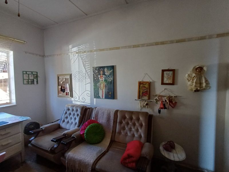 Beautiful Designed Home For Sale In CE 1 With A Magnificent Garden Space. - Photo 9