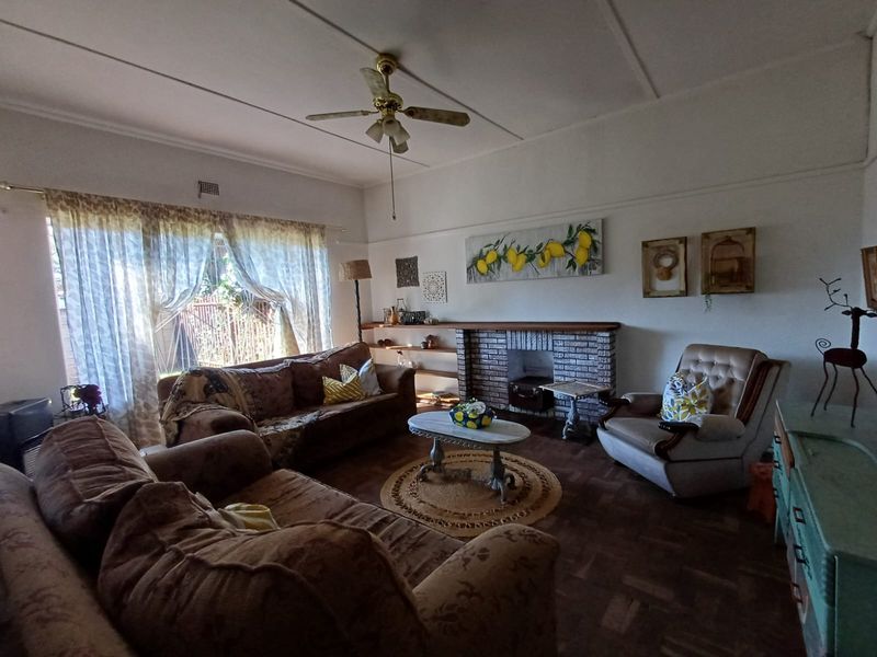 Beautiful Designed Home For Sale In CE 1 With A Magnificent Garden Space. - Photo 8