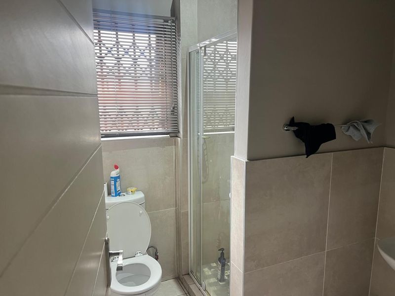 Great property close to schools - Photo 7