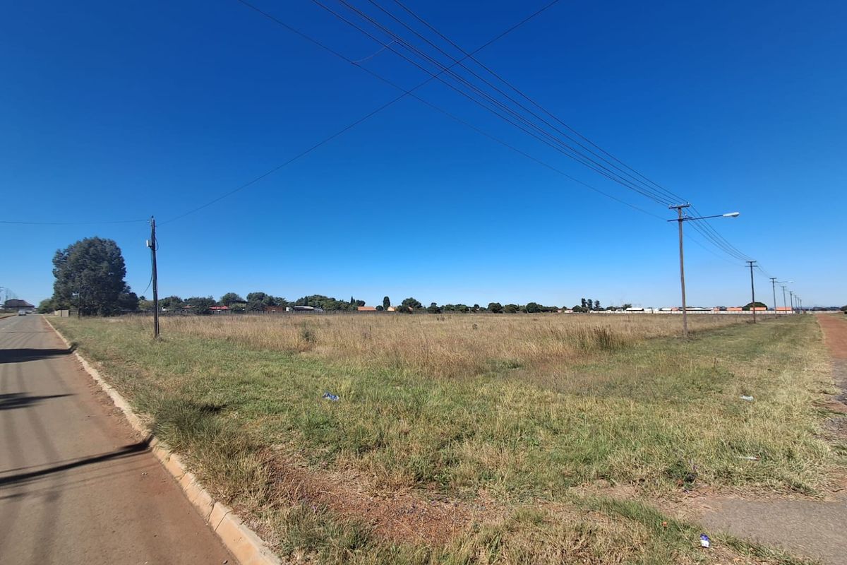 13000m2 of vacant stand ready to be developed in Riversdale, Meyerton. - Photo 2