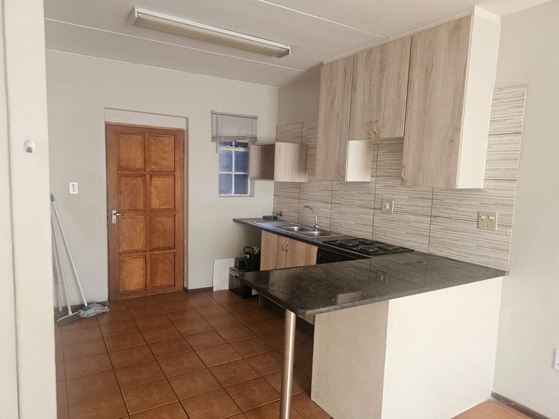 2 Bedroom apartment for sale in Ravenswood - Photo 3