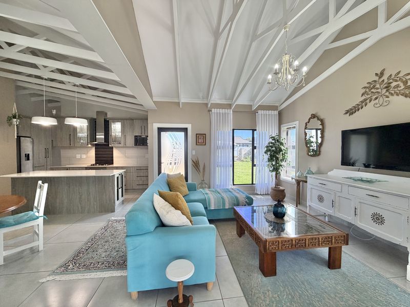 Family Home in Fountains Estate - Photo 3