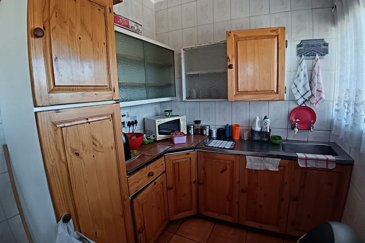 Apartment for Sale - Ideal for First time Buyers or investors - Photo 4