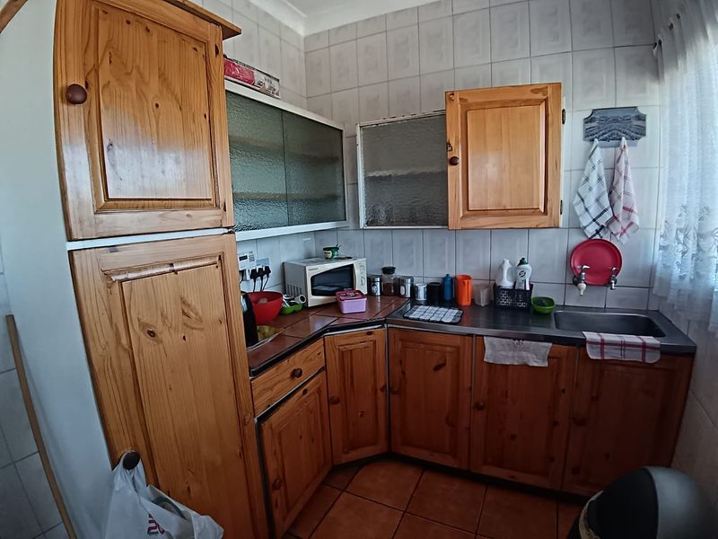 Apartment for Sale - Ideal for First time Buyers or investors - Photo 4