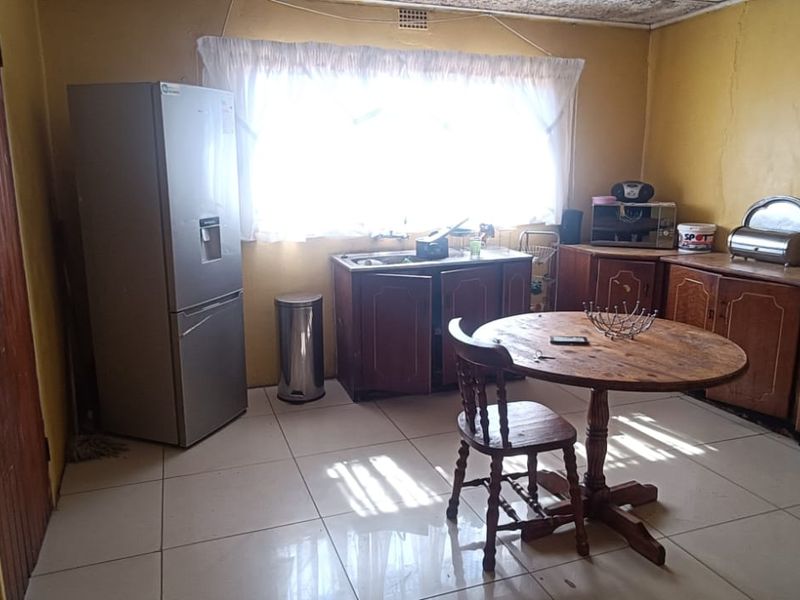 Solid, Low-Maintenance Family Home in Sebokeng! - Photo 2